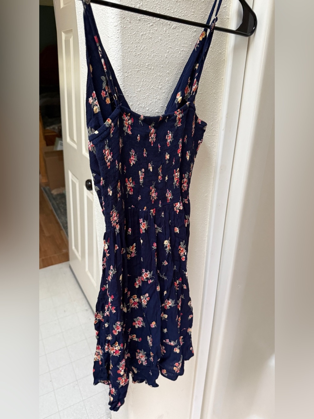 Angie Navy Floral Twist Front Cutout Smocked Midi Dress Large - Picture 6 of 7